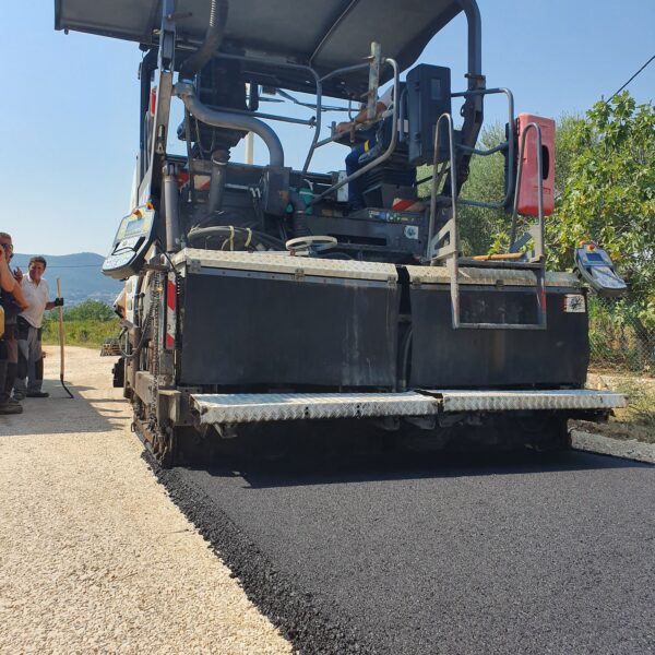 postavljanje novog asfalta